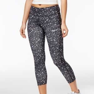 Nike Power Essential Crop